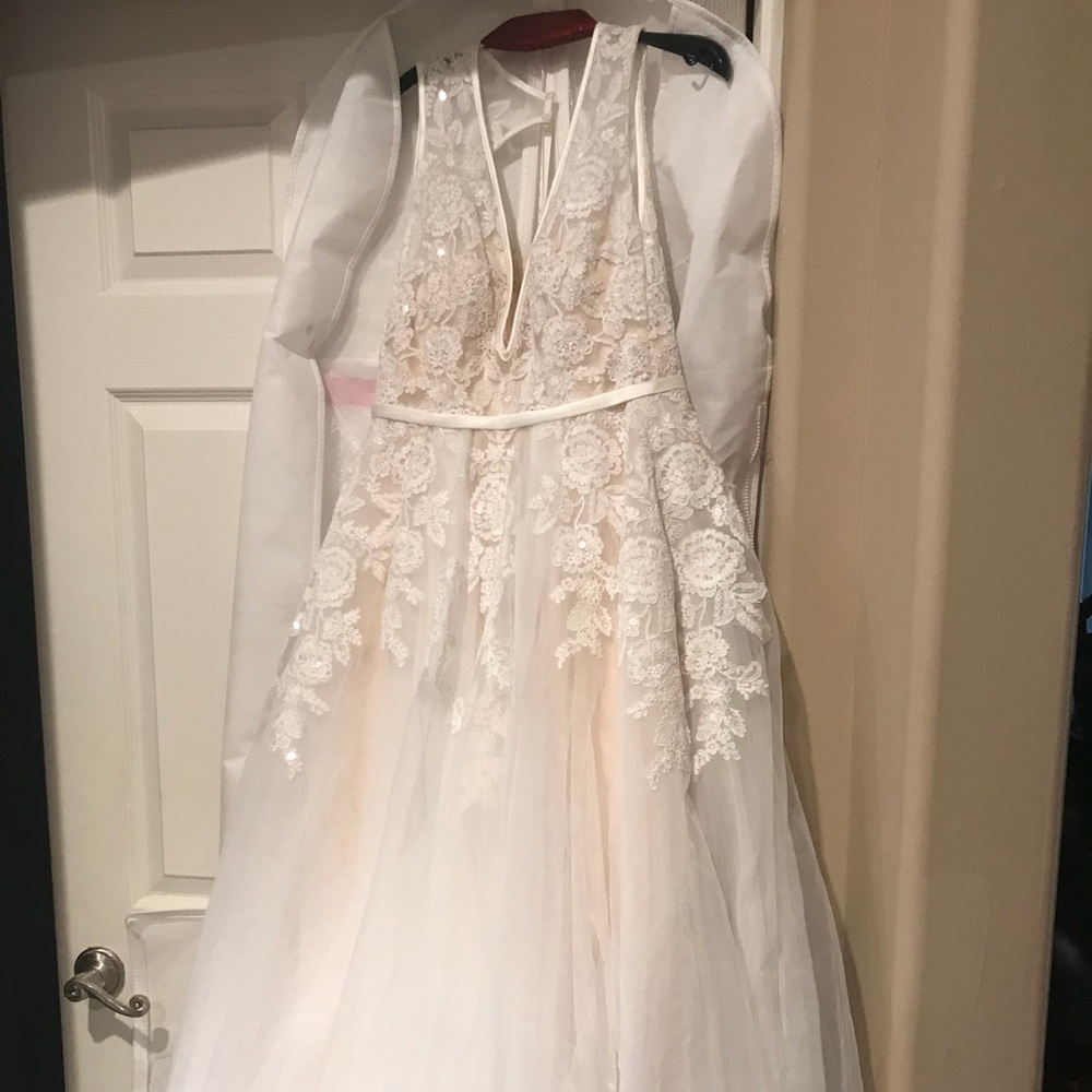 Wedding dress size 6 or 8